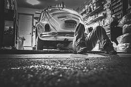 car-repair-362150__180
